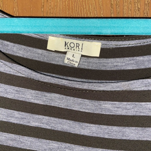 Kori Tunic Top with Fringe - Picture 3 of 4